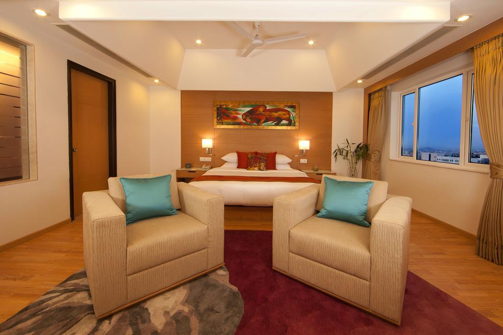 Lemon Tree Hotel, Gachibowli, Хайдарабад Экстерьер фото