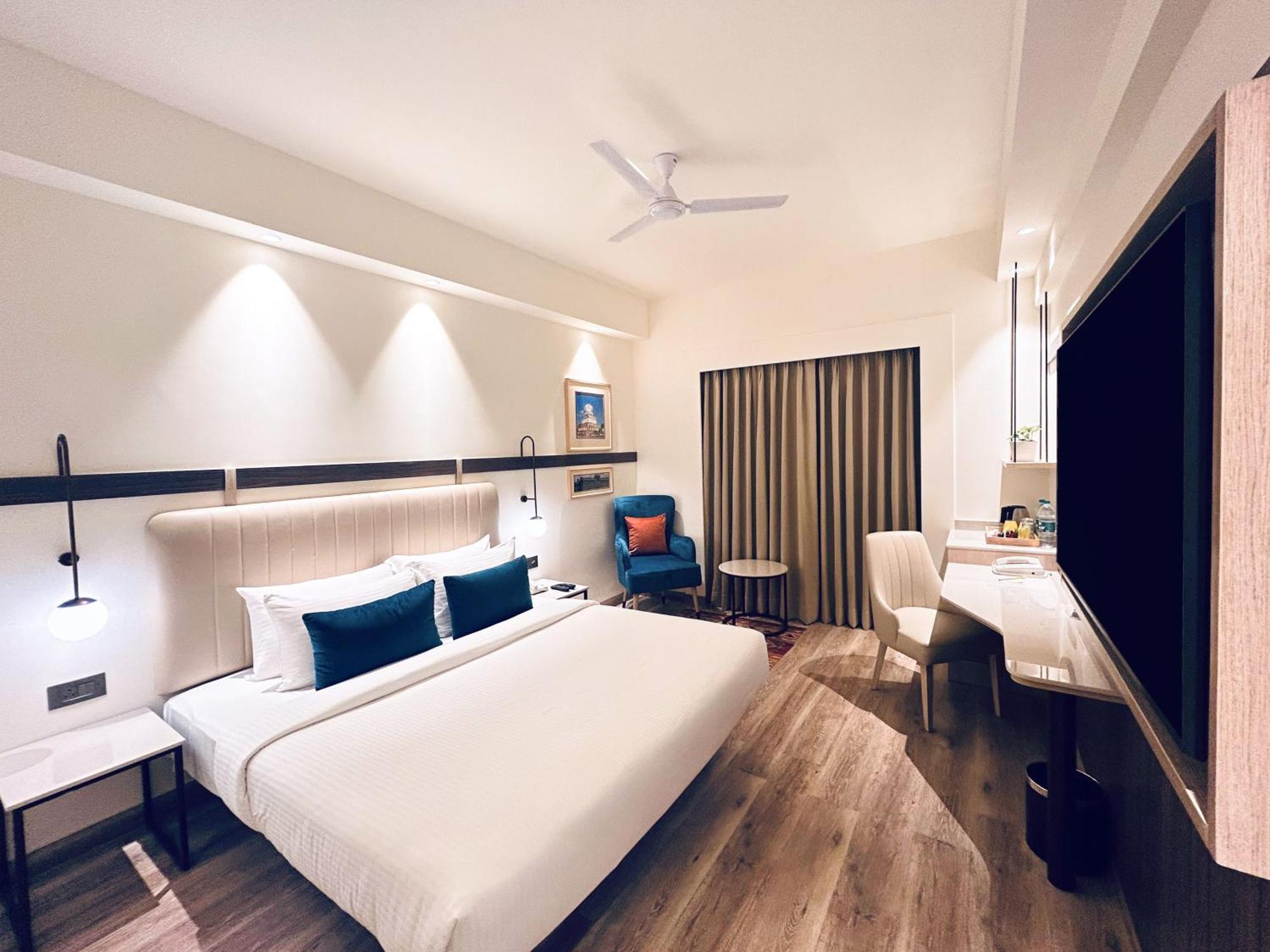 Lemon Tree Hotel, Gachibowli, Хайдарабад Экстерьер фото