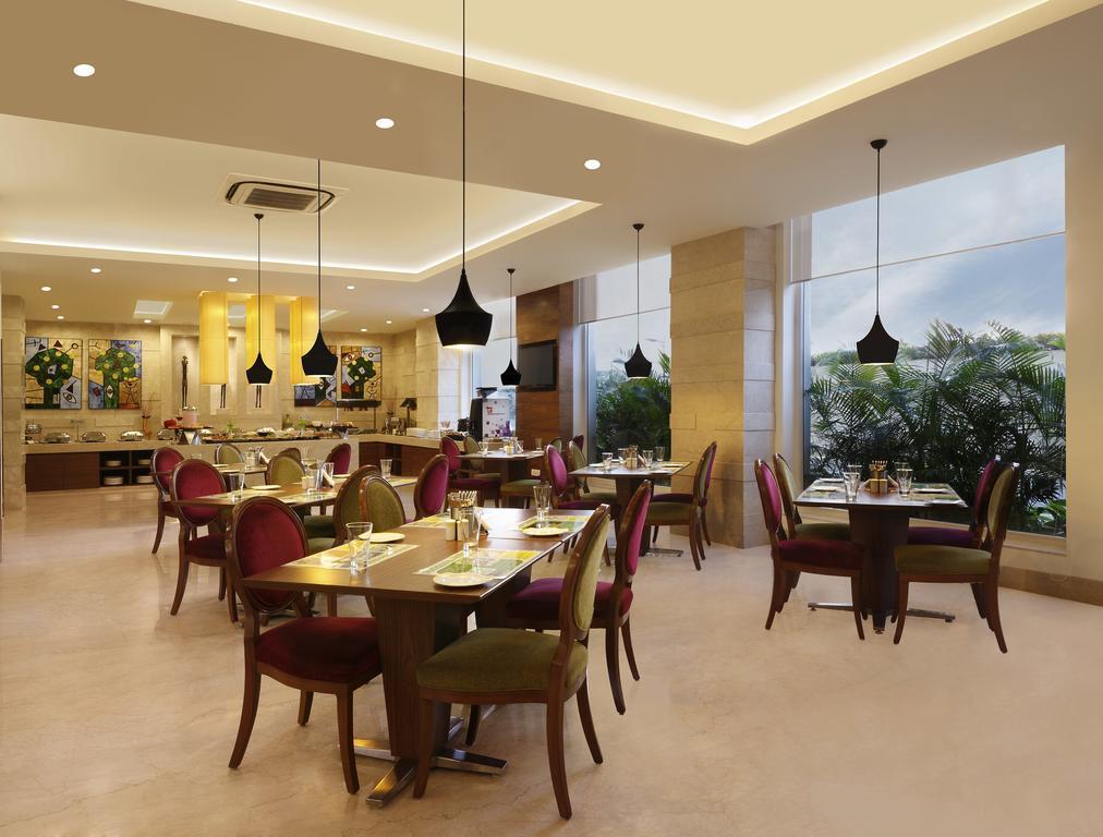 Lemon Tree Hotel, Gachibowli, Хайдарабад Экстерьер фото
