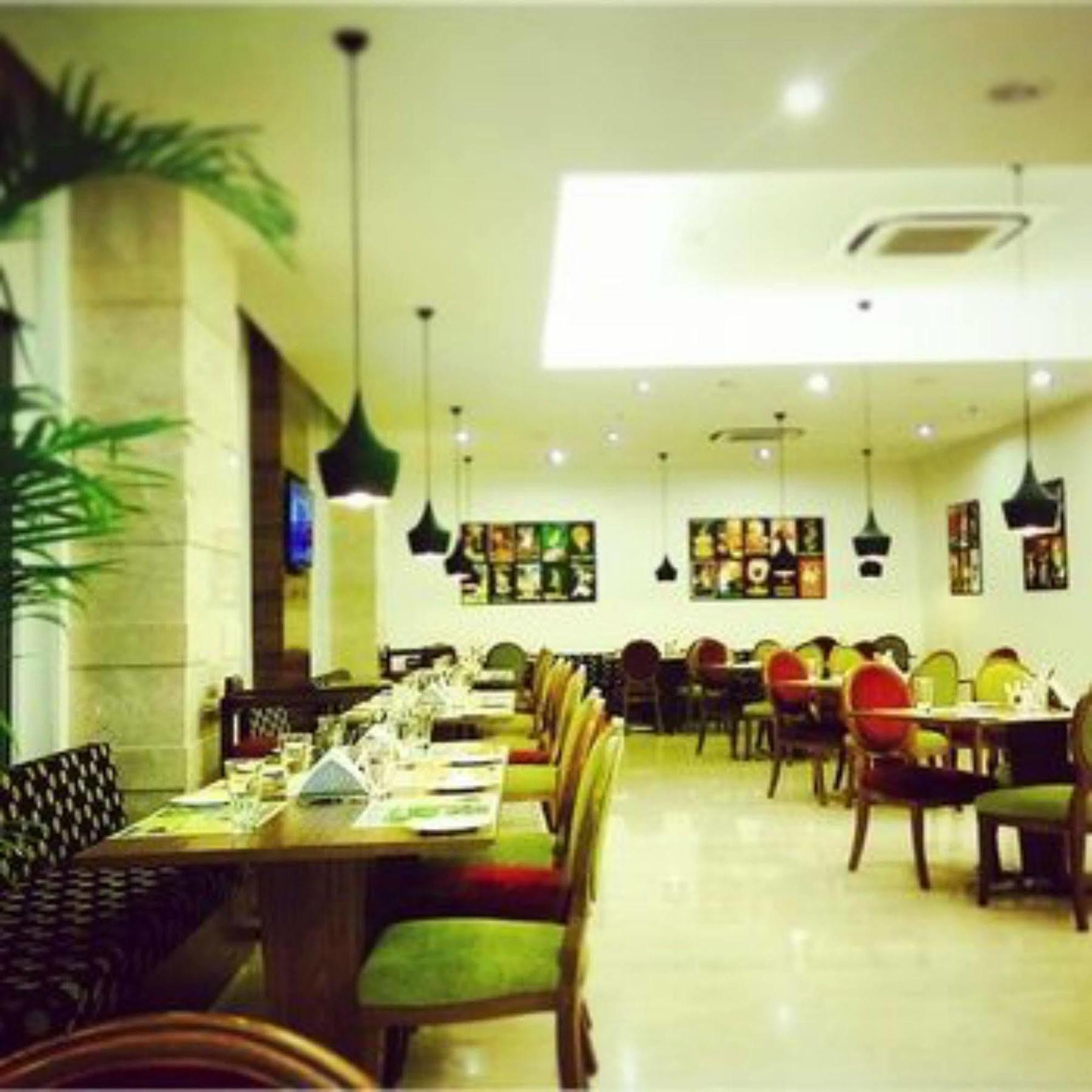 Lemon Tree Hotel, Gachibowli, Хайдарабад Экстерьер фото