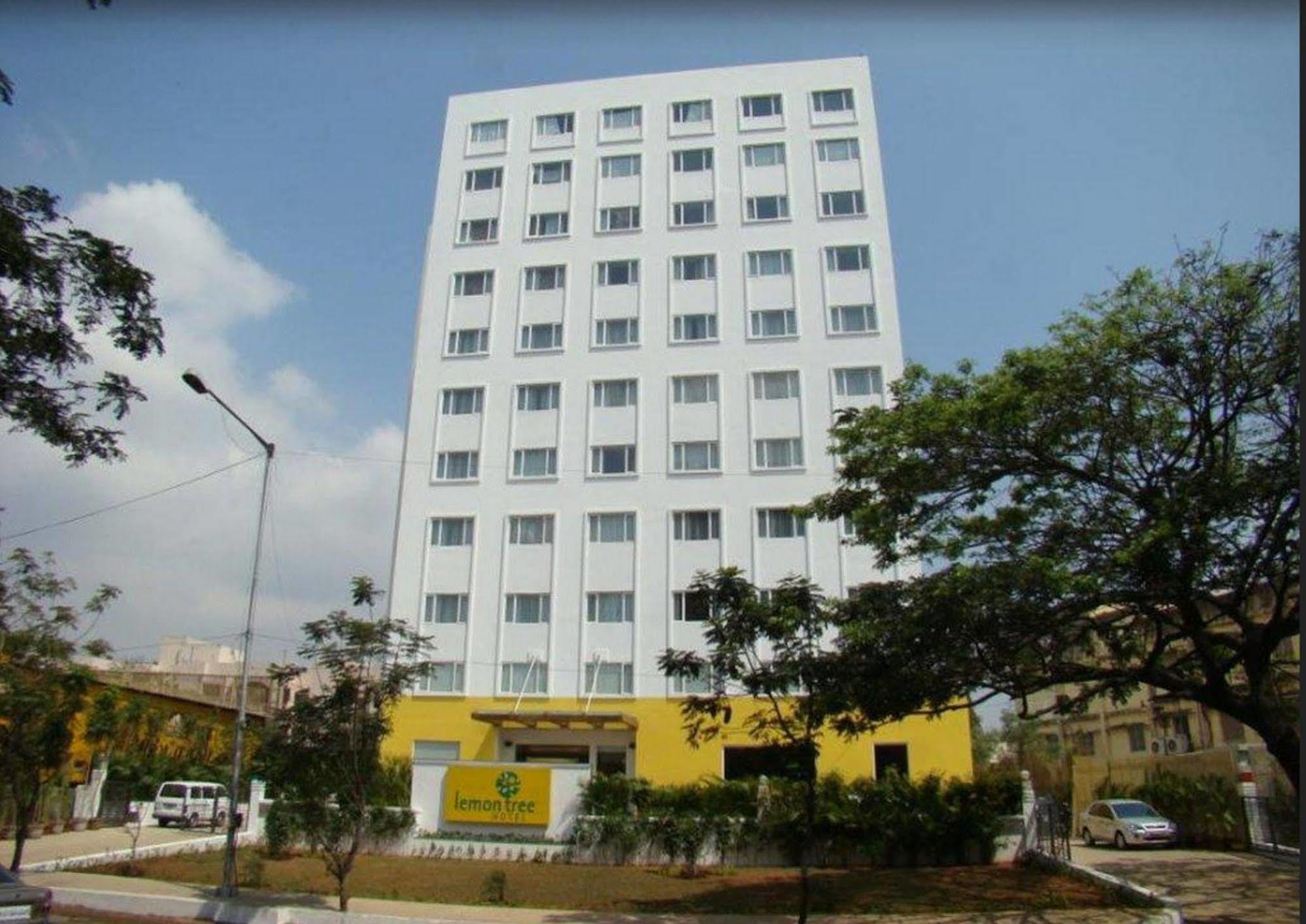 Lemon Tree Hotel, Gachibowli, Хайдарабад Экстерьер фото